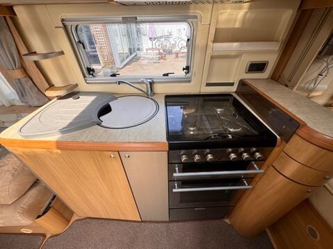 Swift Kontiki 665p 19