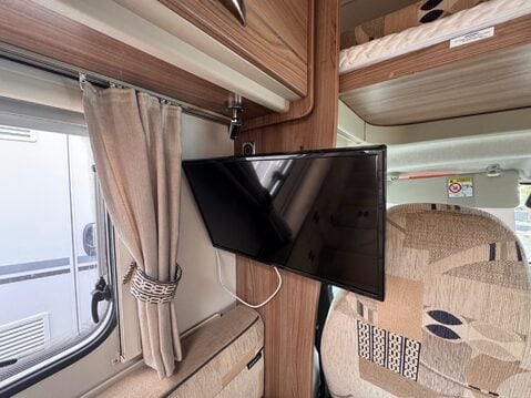 Swift Lifestyle 696 31