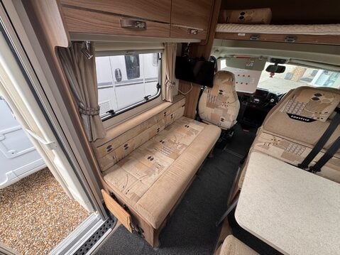 Swift Lifestyle 696 29