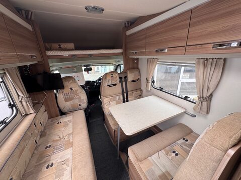 Swift Lifestyle 696 30
