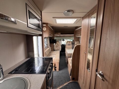 Swift Lifestyle 696 3