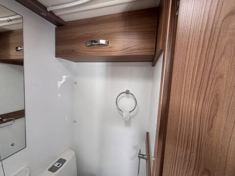Swift Lifestyle 696 25