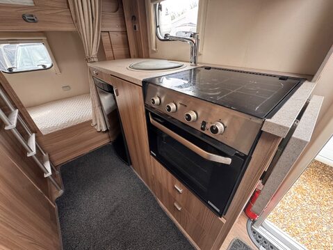 Swift Lifestyle 696 15