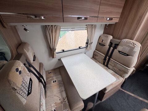 Swift Lifestyle 696 9