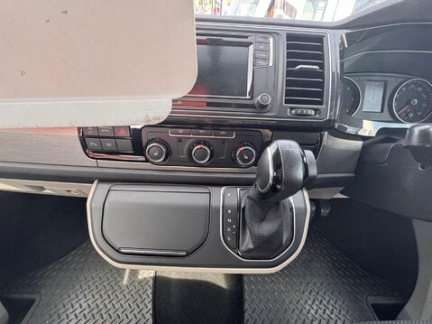 Volkswagen Transporter 22