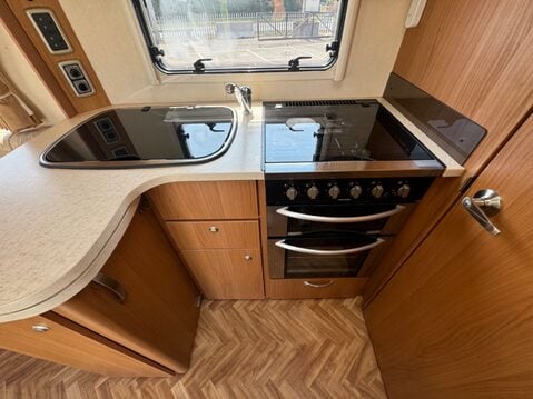 Autocruise Starburst 12