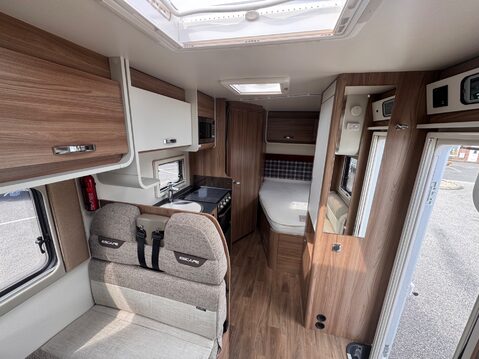 Swift Escape 664 10