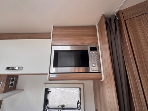Swift Escape 664 17