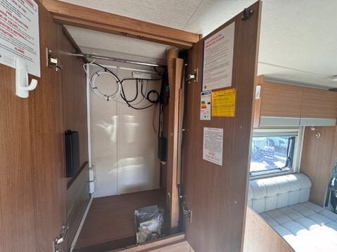 Auto-Trail Tribute T-715 34