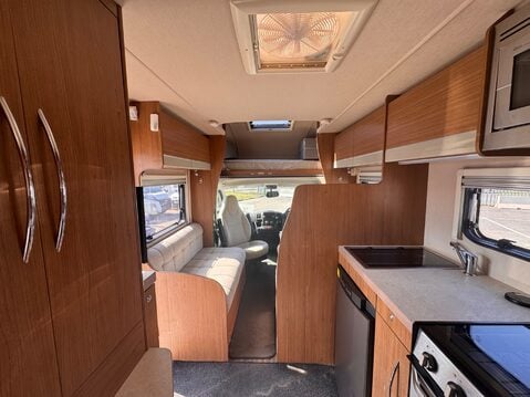 Auto-Trail Tribute T-715 3