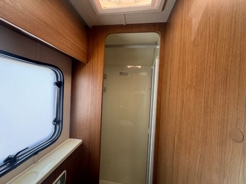 Auto-Trail Tribute T-715 32
