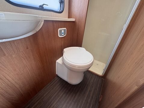 Auto-Trail Tribute T-715 29
