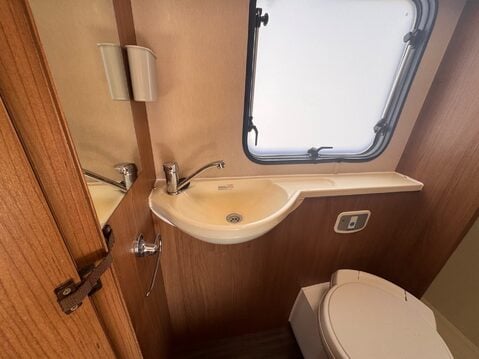 Auto-Trail Tribute T-715 30
