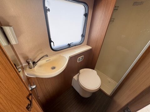 Auto-Trail Tribute T-715 28