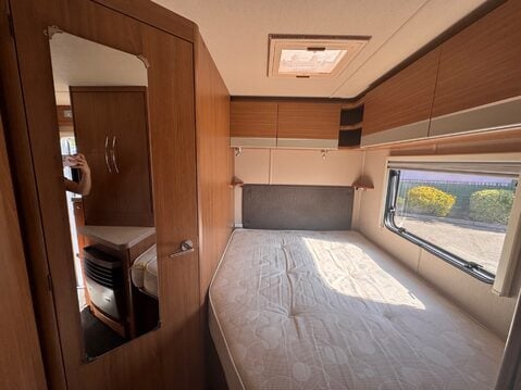 Auto-Trail Tribute T-715 25