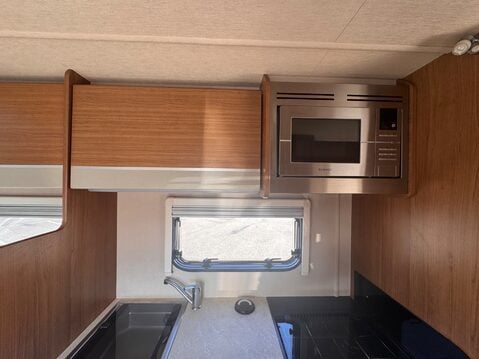 Auto-Trail Tribute T-715 21