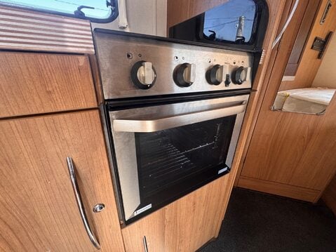 Auto-Trail Tribute T-715 17