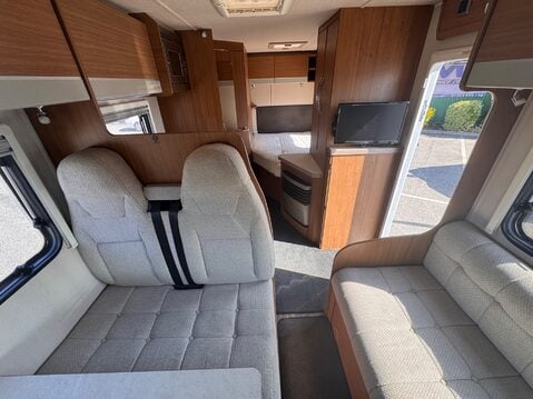 Auto-Trail Tribute T-715 9
