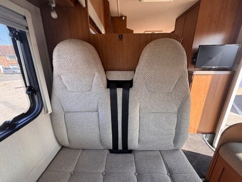 Auto-Trail Tribute T-715 11