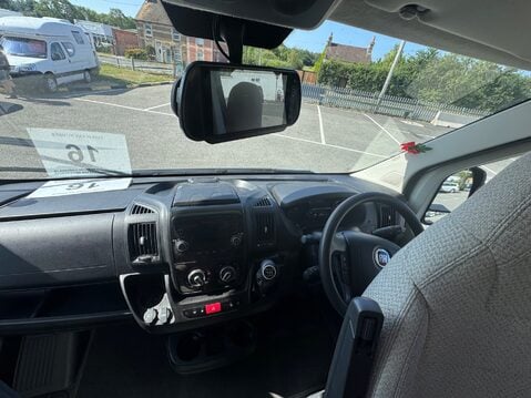 Auto-Trail Tribute T-715 43