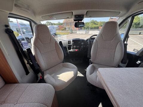 Auto-Trail Tribute T-715 41