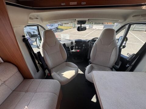 Auto-Trail Tribute T-715 40