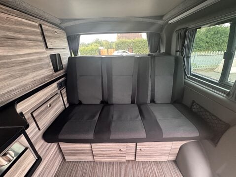 Volkswagen Transporter 12