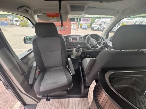 Volkswagen Transporter 22