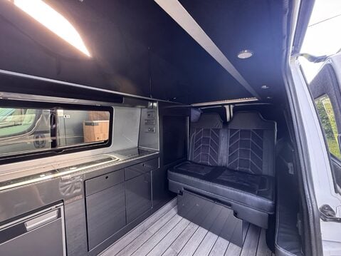 Volkswagen Transporter 9