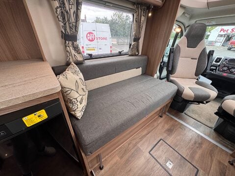 Bessacarr E412 57