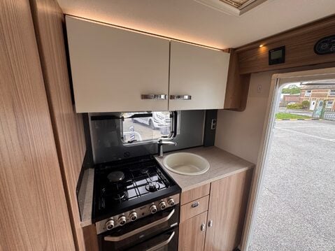 Bessacarr E412 34
