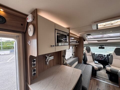 Bessacarr E412 47
