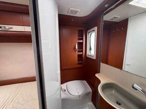 Hymer B544 28