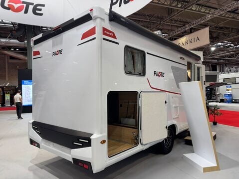 Pilote P740FGJ Evidence 2026 MODEL SHOW VAN - SHOW PRICE THIS WEEK ONLY 3
