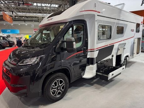 Pilote P740FGJ Evidence 2026 MODEL SHOW VAN - SHOW PRICE THIS WEEK ONLY