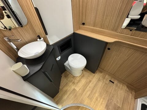 Pilote P690D Evidence 2026 MODEL - SHOW PRICE THIS WEEK ONLY 7
