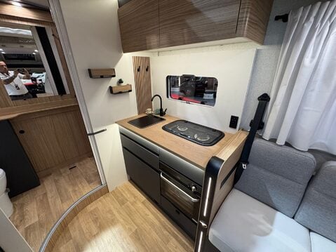 Pilote P690D Evidence 2026 MODEL - SHOW PRICE THIS WEEK ONLY 5