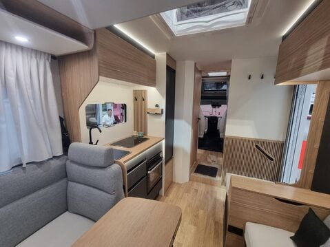 Pilote P720U Evidence 2026 MODEL - SHOW PRICE THIS WEEK ONLY 6