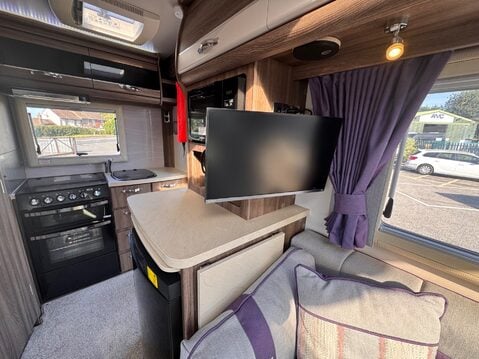 Autosleeper Bourton 19