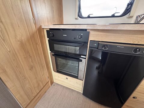 Elddis Prestige 115 24