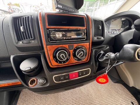 Burstner Aviano i727 37