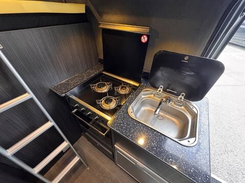 Mercedes-Benz Sprinter 25
