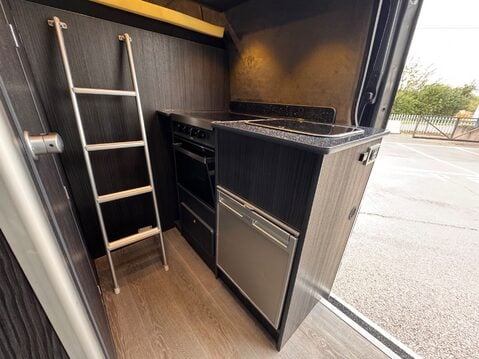 Mercedes-Benz Sprinter 23