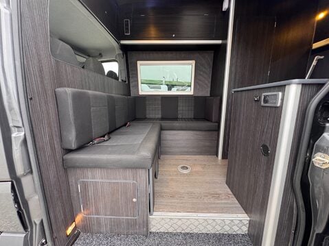 Mercedes-Benz Sprinter 16