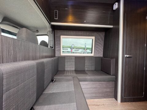 Mercedes-Benz Sprinter 17