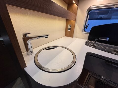 Burstner Ixeo IT 680 G AWAITING PREPARATION 19