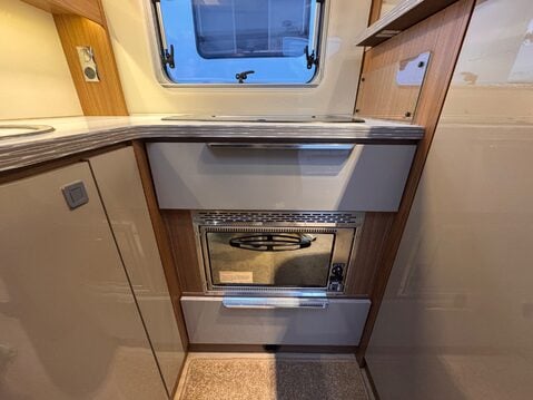 Burstner Ixeo IT 680 G AWAITING PREPARATION 17