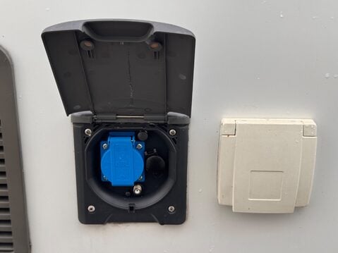 Burstner Ixeo IT 680 G 14