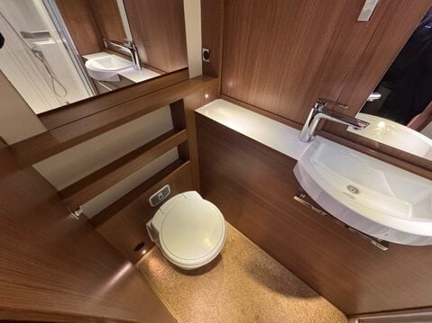 Burstner Ixeo IT 680 G AWAITING PREPARATION 20