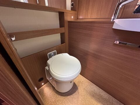 Burstner Ixeo IT 680 G AWAITING PREPARATION 21